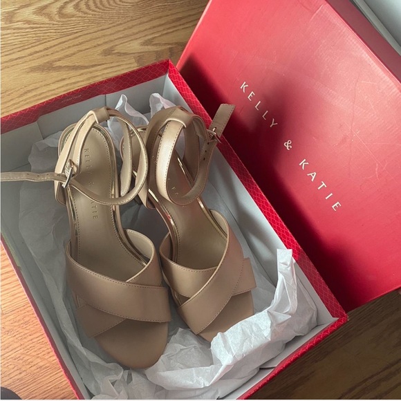 Kelly & Katie Nude heeled sandles - Picture 4 of 5